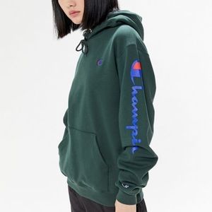 Champion & UO Pullover Hoodie Sweatshirt